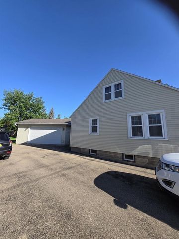 139 N 5TH STREET, Hilbert, WI 54129