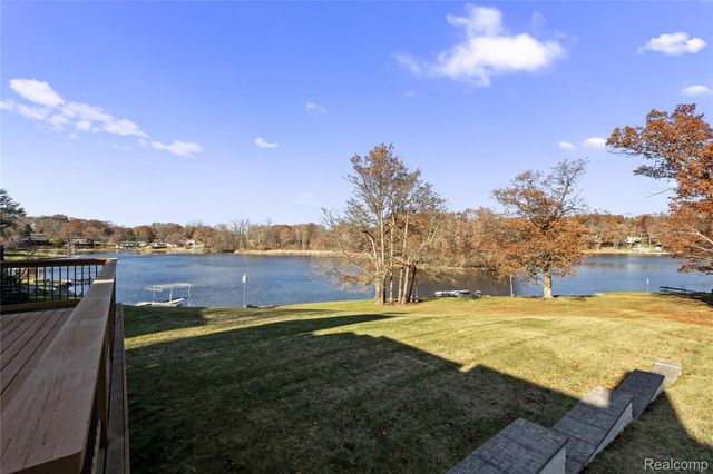 6440 Andersonville Road, Waterford Charter Township, MI 48329