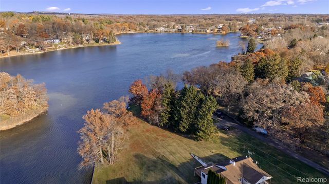 6440 Andersonville Road, Waterford Charter Township, MI 48329