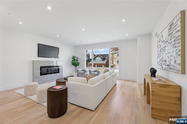 164 Oakwood Avenue, Cliffside Park, NJ 07010