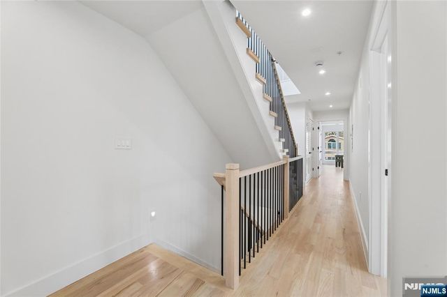 164 Oakwood Avenue, Cliffside Park, NJ 07010