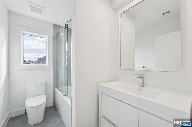 164 Oakwood Avenue, Cliffside Park, NJ 07010