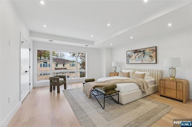 164 Oakwood Avenue, Cliffside Park, NJ 07010