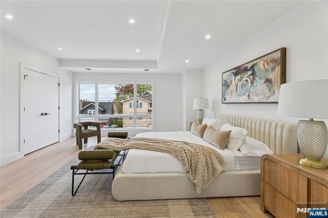 164 Oakwood Avenue, Cliffside Park, NJ 07010