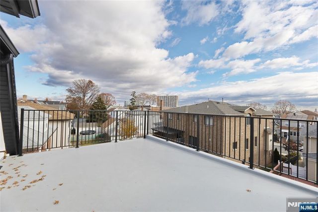 164 Oakwood Avenue, Cliffside Park, NJ 07010