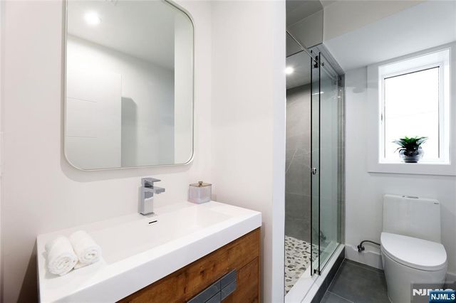 164 Oakwood Avenue, Cliffside Park, NJ 07010