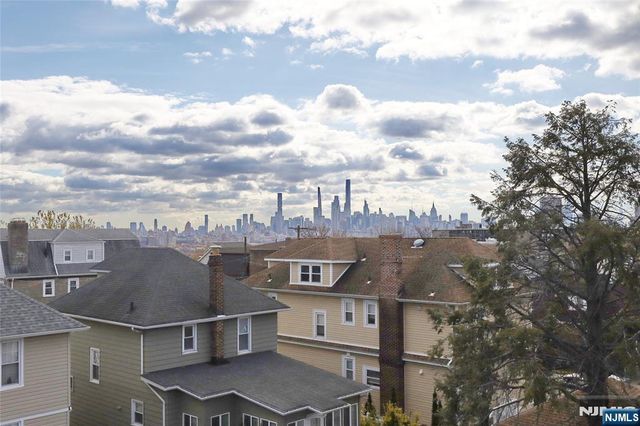 164 Oakwood Avenue, Cliffside Park, NJ 07010