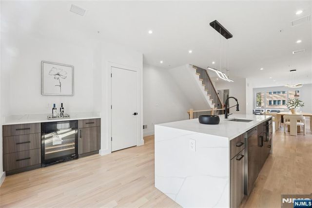 164 Oakwood Avenue, Cliffside Park, NJ 07010