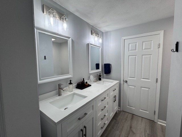 54 Patrick Rd 54, Tewksbury, MA 01876