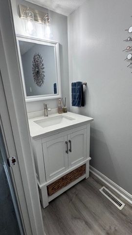 54 Patrick Rd 54, Tewksbury, MA 01876
