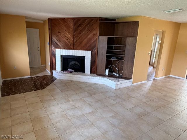 4584 31st AVE SW, Naples, FL 34116