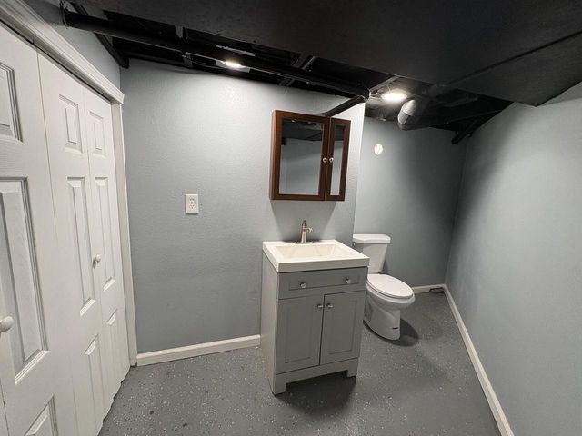 1537 S 94th STREET, West Allis, WI 53214
