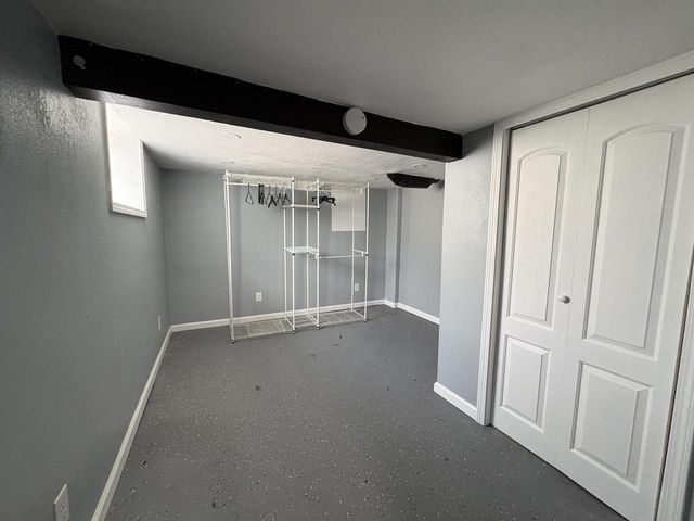 1537 S 94th STREET, West Allis, WI 53214