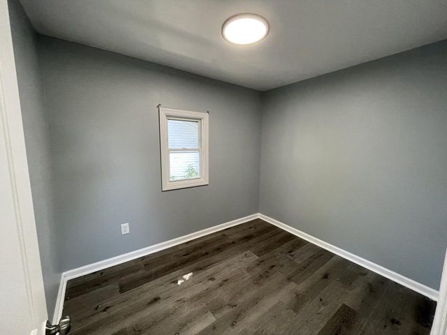 1537 S 94th STREET, West Allis, WI 53214