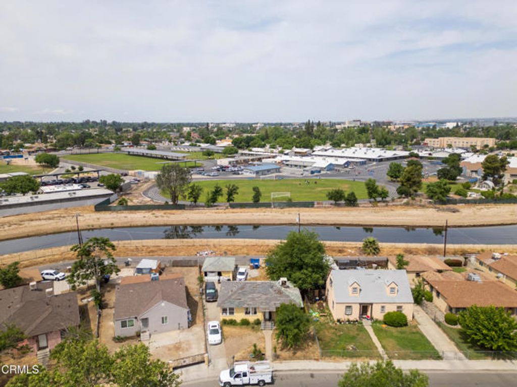 213 T Street, Bakersfield, CA 93304