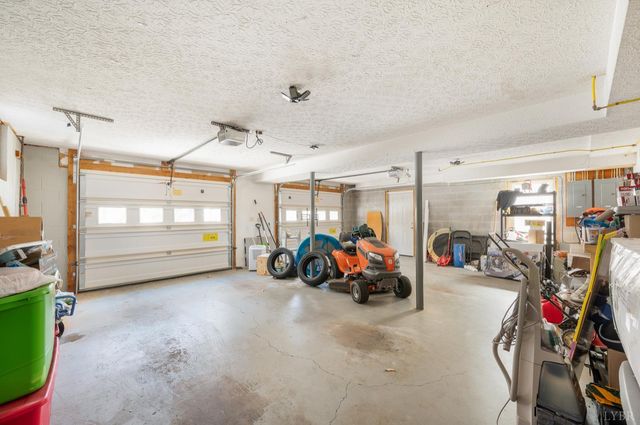 109 Deertrack Drive, Forest, VA 24551