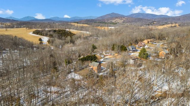 109 Deertrack Drive, Forest, VA 24551