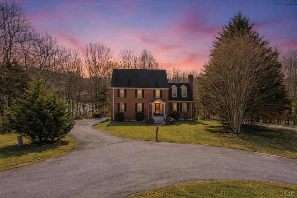 109 Deertrack Drive, Forest, VA 24551