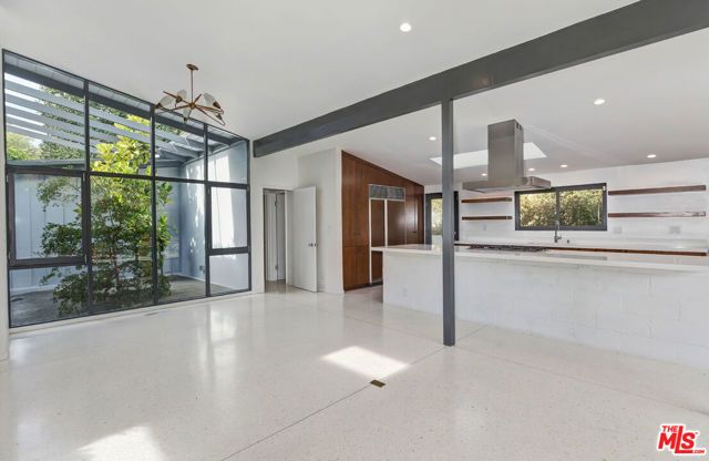 7560 Lolina Lane, Los Angeles, CA 90046