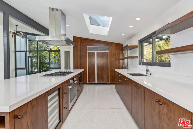 7560 Lolina Lane, Los Angeles, CA 90046
