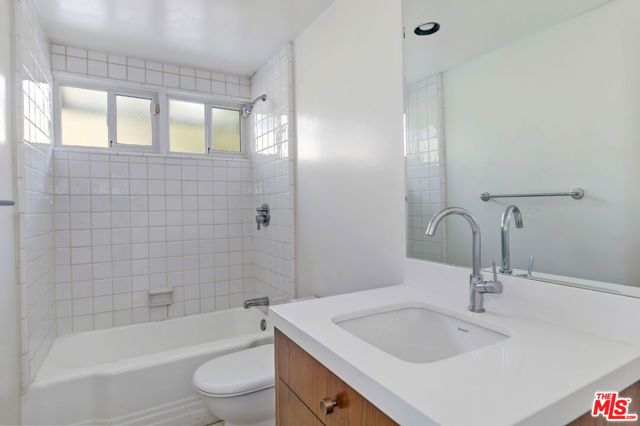 7560 Lolina Lane, Los Angeles, CA 90046