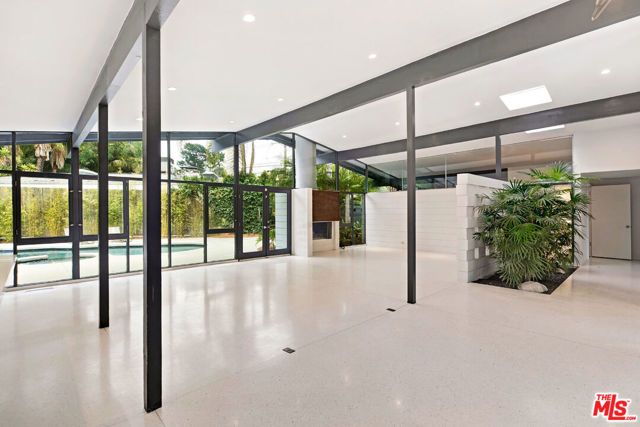 7560 Lolina Lane, Los Angeles, CA 90046