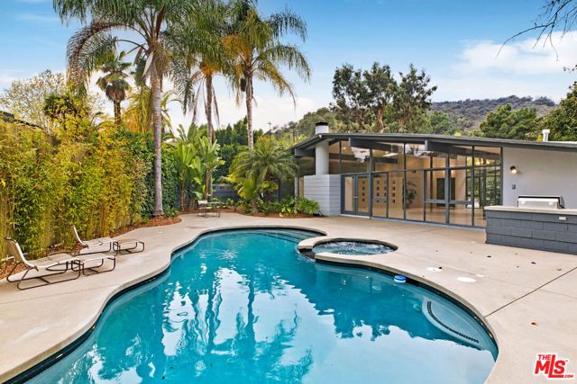 7560 Lolina Lane, Los Angeles, CA 90046