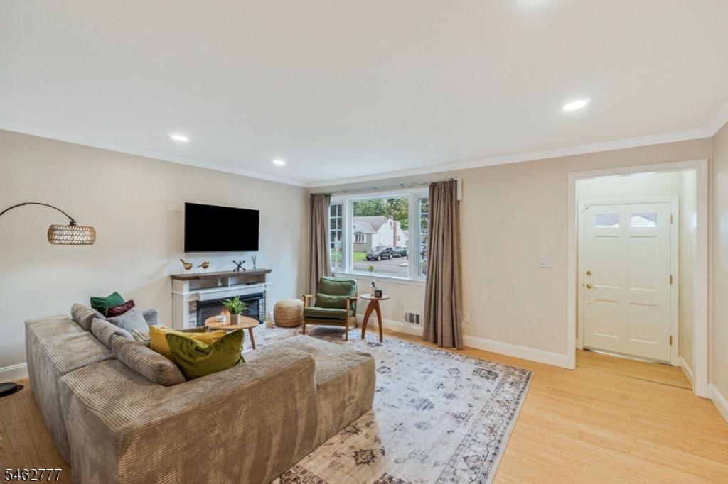 324 Jackson Ave, Scotch Plains Twp., NJ 07076 — photo 3