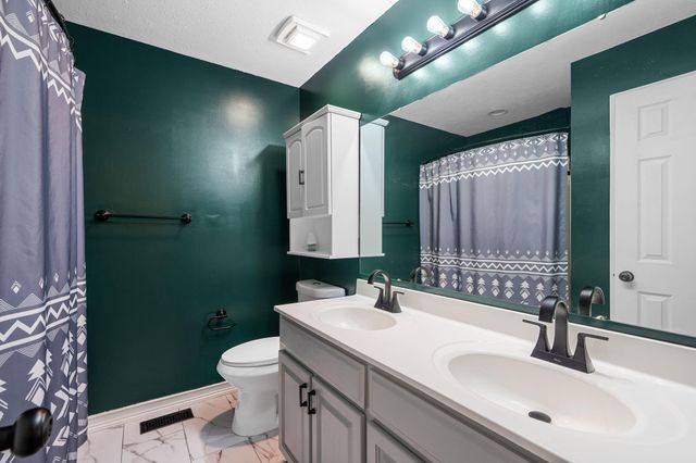 109 Oak Ridge Drive, Lafayette, GA 30728