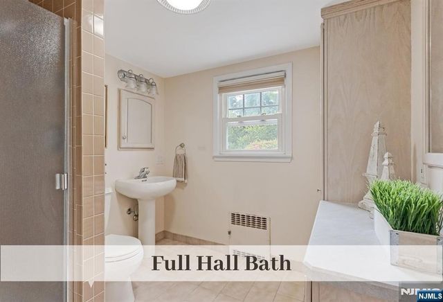 31 Kent Road, Glen Rock, NJ 07452