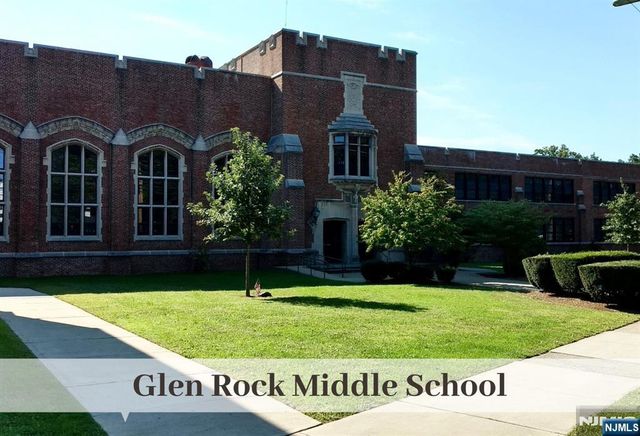 31 Kent Road, Glen Rock, NJ 07452