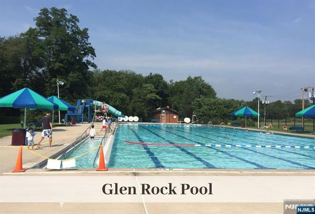 31 Kent Road, Glen Rock, NJ 07452