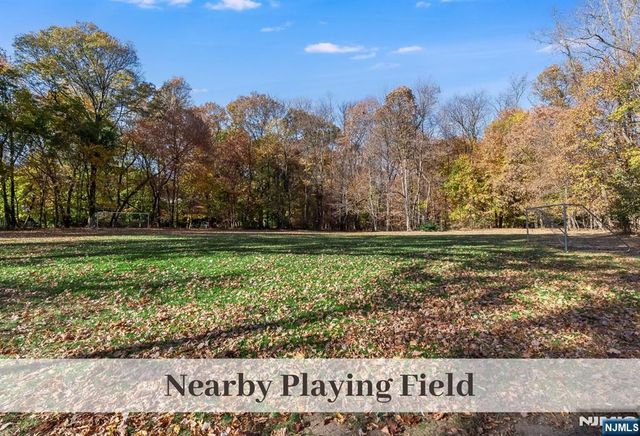 31 Kent Road, Glen Rock, NJ 07452