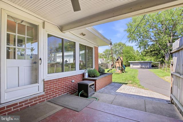 235 W KING ST, Pottstown, PA 19464