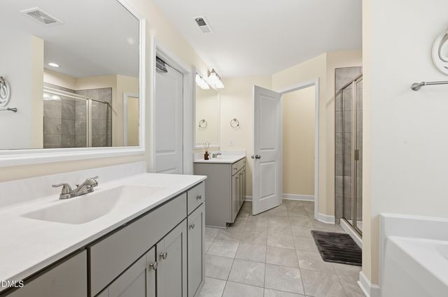 76 Cozy Brook Court, Clayton, NC 27520