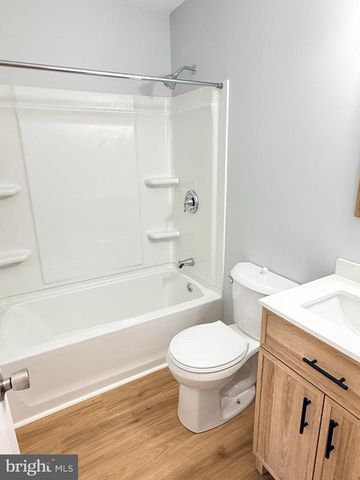 3 LAWRENCE CT, Sicklerville, NJ 08081