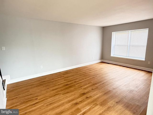 3 LAWRENCE CT, Sicklerville, NJ 08081