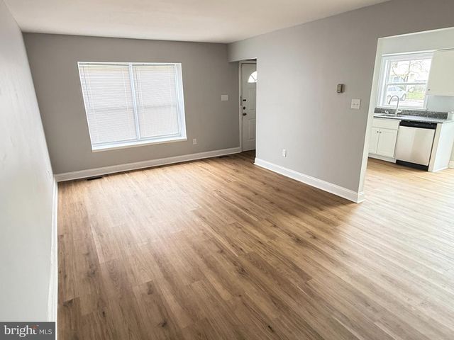 3 LAWRENCE CT, Sicklerville, NJ 08081