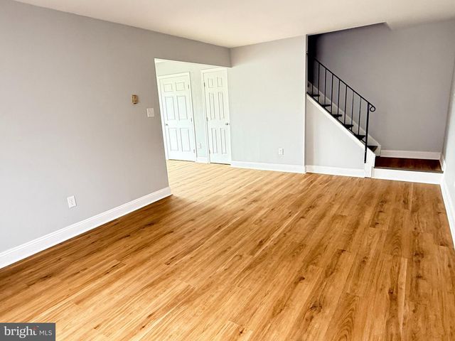3 LAWRENCE CT, Sicklerville, NJ 08081