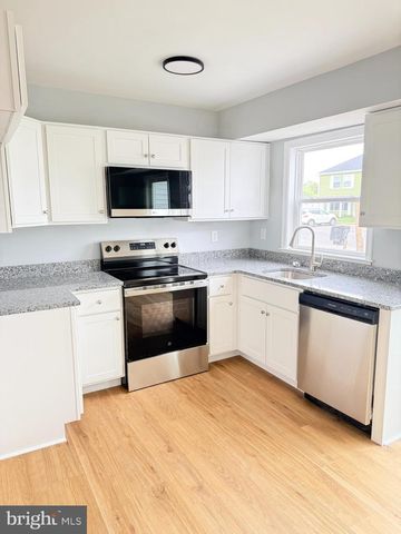 3 LAWRENCE CT, Sicklerville, NJ 08081