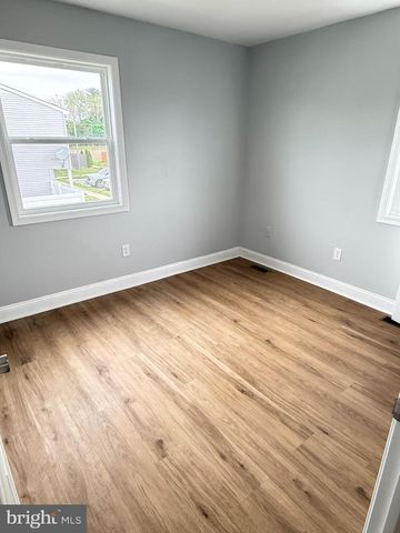 3 LAWRENCE CT, Sicklerville, NJ 08081