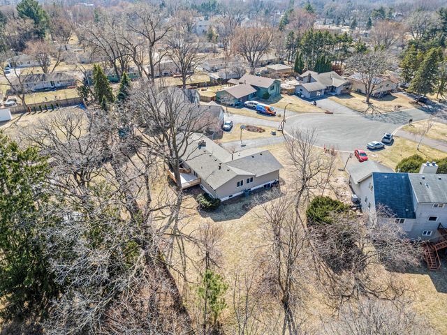 201 Lilac Lane, Shoreview, MN 55126