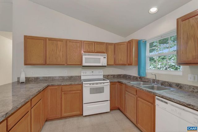 738 JEFFERSON DR, Palmyra, VA 22963