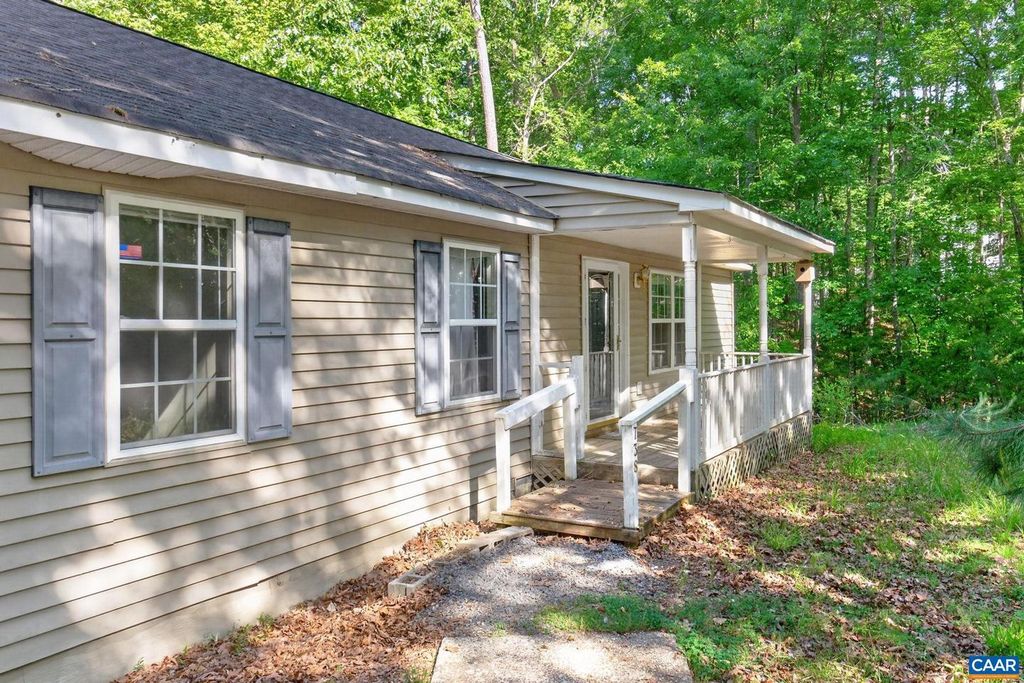 738 JEFFERSON DR, Palmyra, VA 22963
