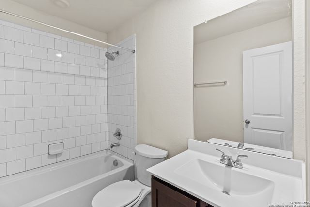 8904 Portobello Way, Converse, TX 78109