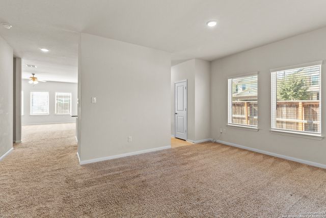 8904 Portobello Way, Converse, TX 78109