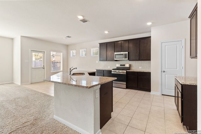 8904 Portobello Way, Converse, TX 78109