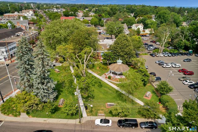 131 Beach Road 104, Fairfield, CT 06824