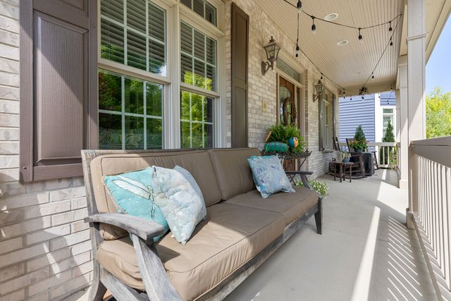 700 E Sunnyside Avenue, Libertyville, IL 60048