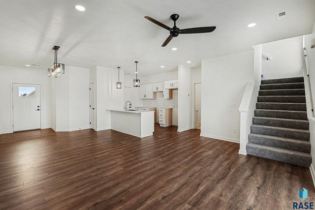 1271 N Marion Rd Road 2, Sioux Falls, SD 57107